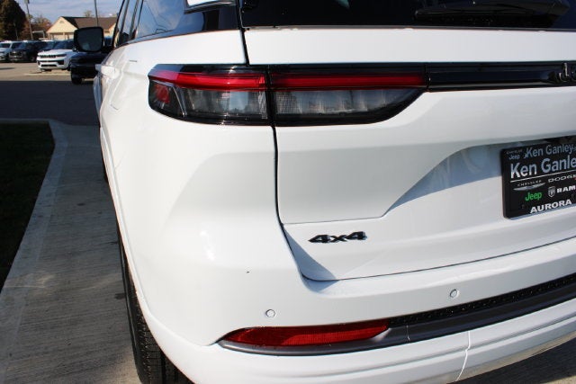 2027 Jeep Grand Cherokee Limited Reserve