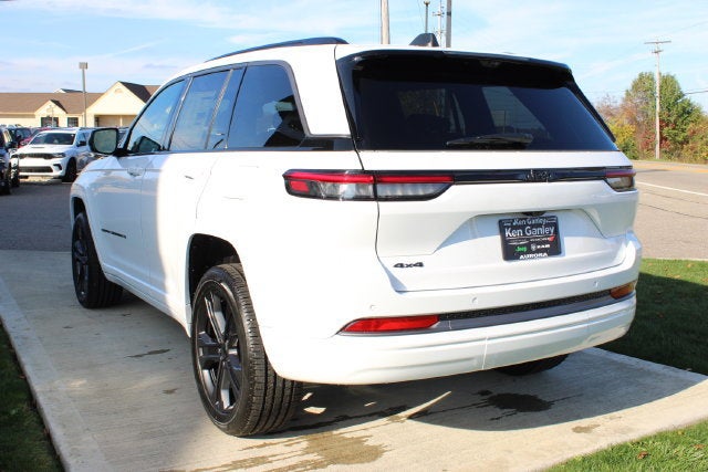 2027 Jeep Grand Cherokee Limited Reserve