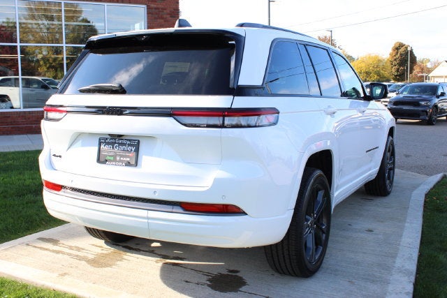 2027 Jeep Grand Cherokee Limited Reserve
