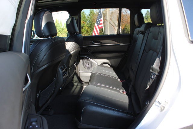 2027 Jeep Grand Cherokee Limited Reserve