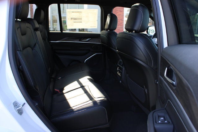 2027 Jeep Grand Cherokee Limited Reserve