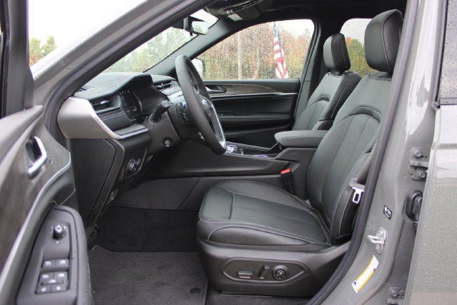2027 Jeep Grand Cherokee Limited Reserve