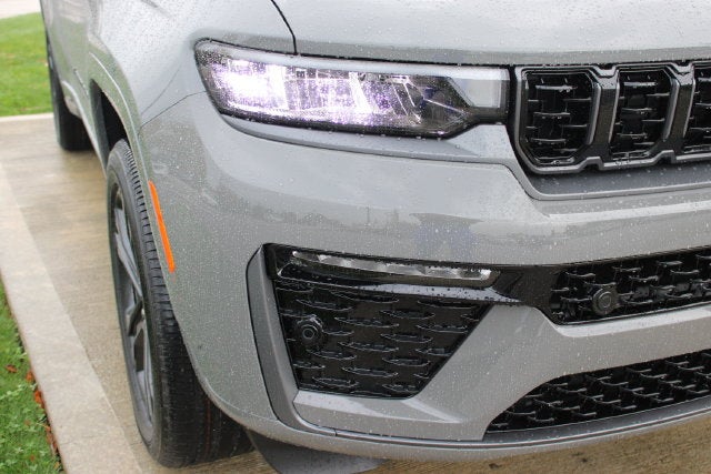 2027 Jeep Grand Cherokee Limited Reserve