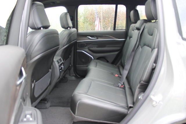 2027 Jeep Grand Cherokee Limited Reserve
