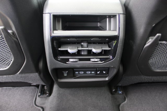 2027 Jeep Grand Cherokee Limited Reserve