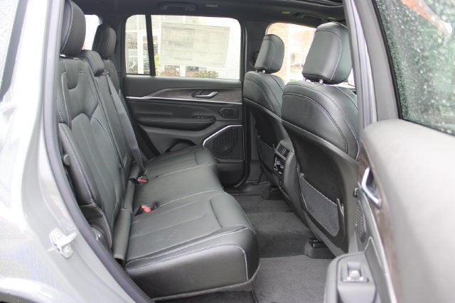 2027 Jeep Grand Cherokee Limited Reserve