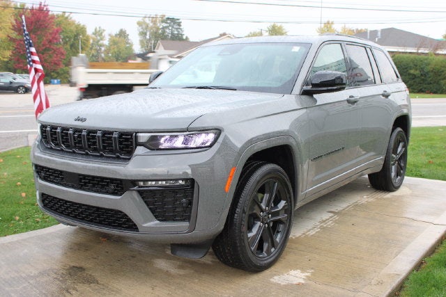 2027 Jeep Grand Cherokee Limited Reserve
