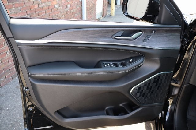 2025 Jeep Grand Cherokee Overland