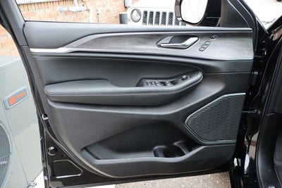 2025 Jeep Grand Cherokee Overland