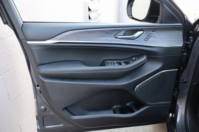 2025 Jeep Grand Cherokee Overland