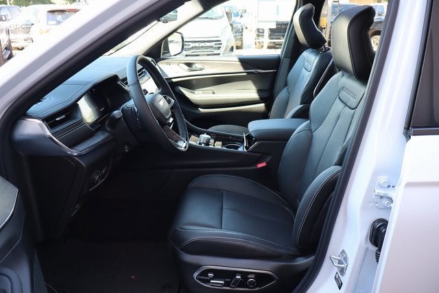 2025 Jeep Grand Cherokee Overland