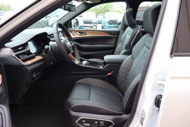 2025 Jeep Grand Cherokee Summit Reserve