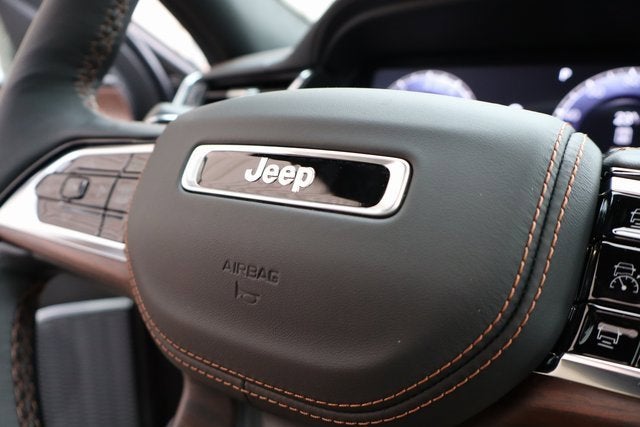 2025 Jeep Grand Cherokee Summit
