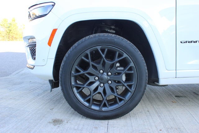 2025 Jeep Grand Cherokee Summit