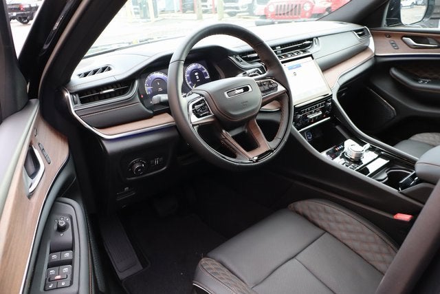 2025 Jeep Grand Cherokee Summit