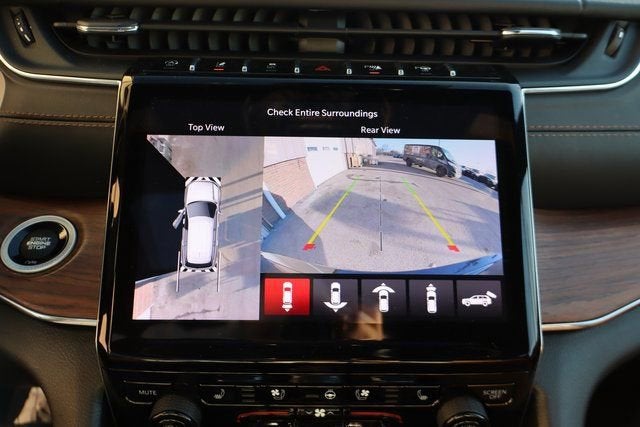 2023 Jeep Grand Cherokee Summit