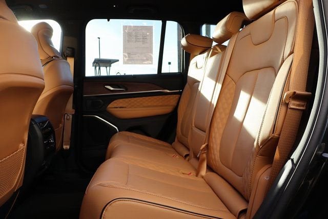 2023 Jeep Grand Cherokee Summit