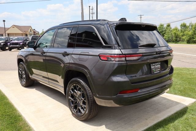 2026 Jeep Grand Cherokee Summit