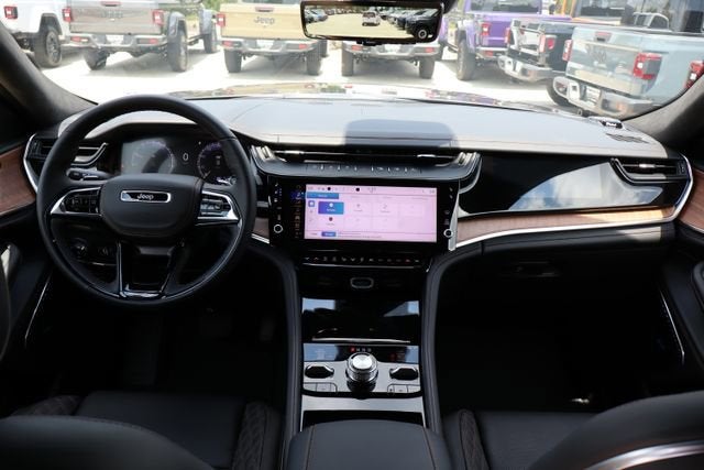 2026 Jeep Grand Cherokee Summit