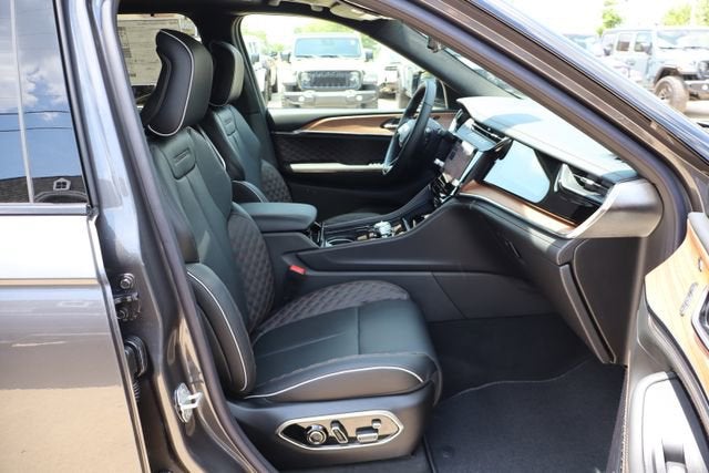 2026 Jeep Grand Cherokee Summit