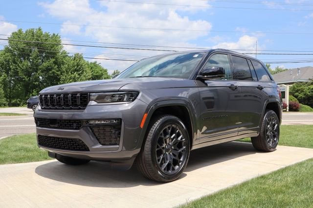 2026 Jeep Grand Cherokee Summit