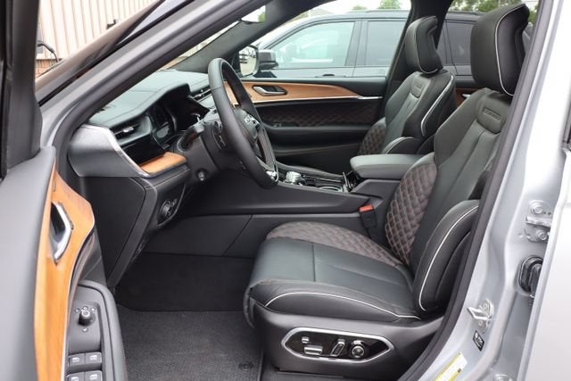 2026 Jeep Grand Cherokee Summit