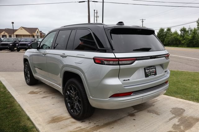 2026 Jeep Grand Cherokee Summit