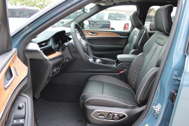 2026 Jeep Grand Cherokee Summit