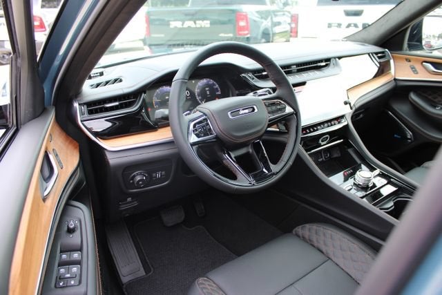 2026 Jeep Grand Cherokee Summit