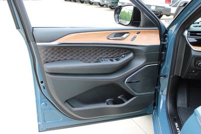 2026 Jeep Grand Cherokee Summit