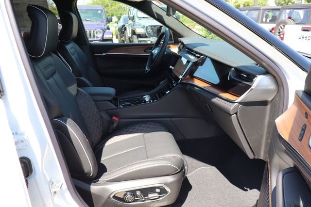 2026 Jeep Grand Cherokee Summit