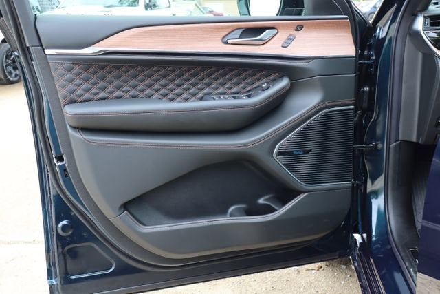 2026 Jeep Grand Cherokee Summit
