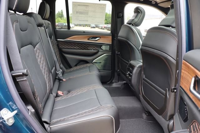 2026 Jeep Grand Cherokee Summit