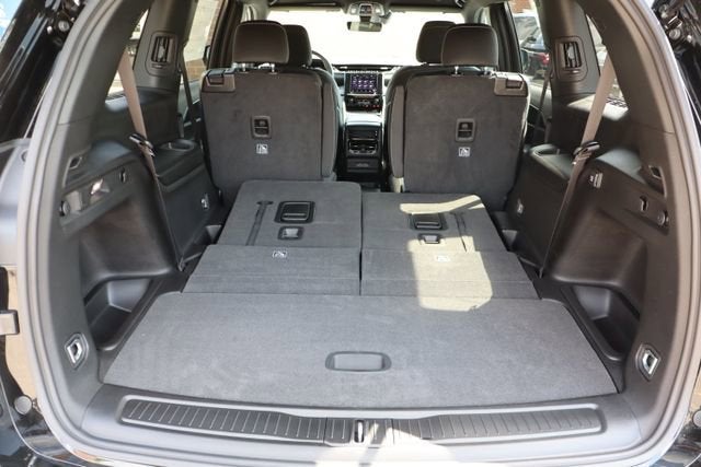 2026 Jeep Grand Cherokee L Laredo