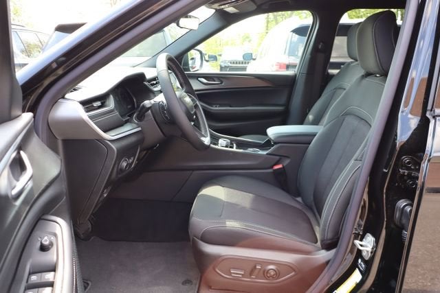2026 Jeep Grand Cherokee L Laredo