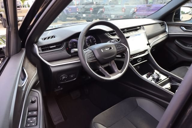 2026 Jeep Grand Cherokee L Laredo Altitude