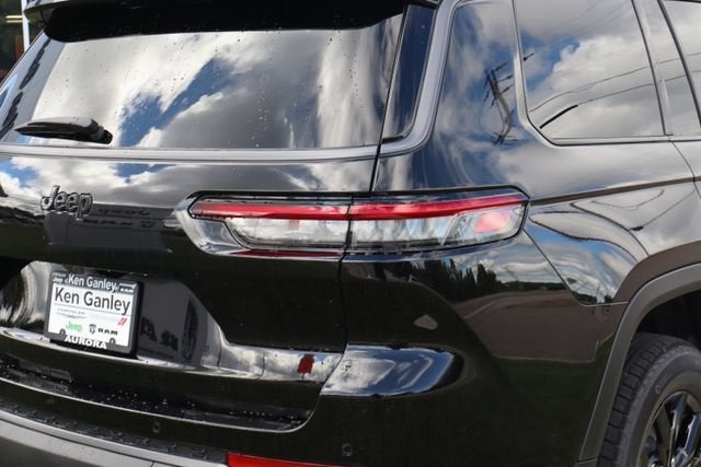 2026 Jeep Grand Cherokee L Laredo Altitude