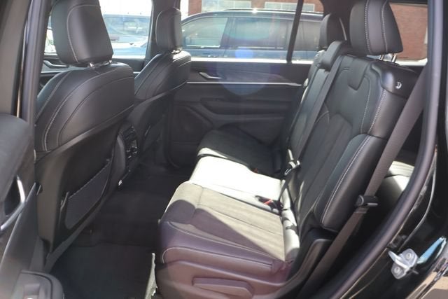 2026 Jeep Grand Cherokee L Laredo Altitude
