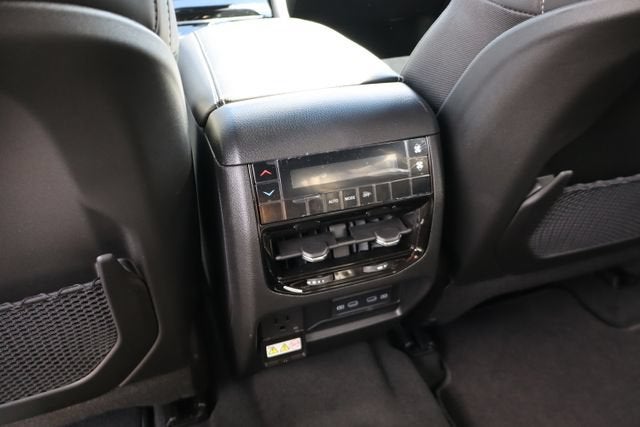 2026 Jeep Grand Cherokee L Laredo Altitude