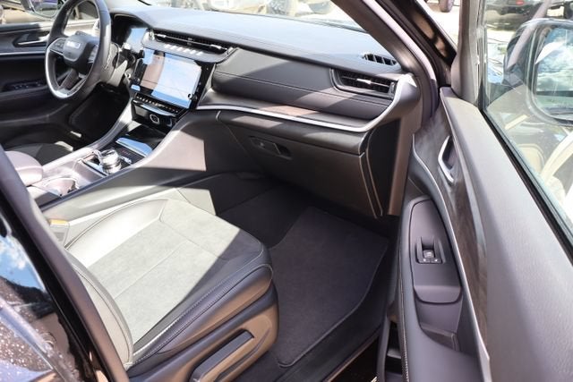 2026 Jeep Grand Cherokee L Laredo Altitude