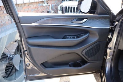 2026 Jeep Grand Cherokee L Laredo Altitude