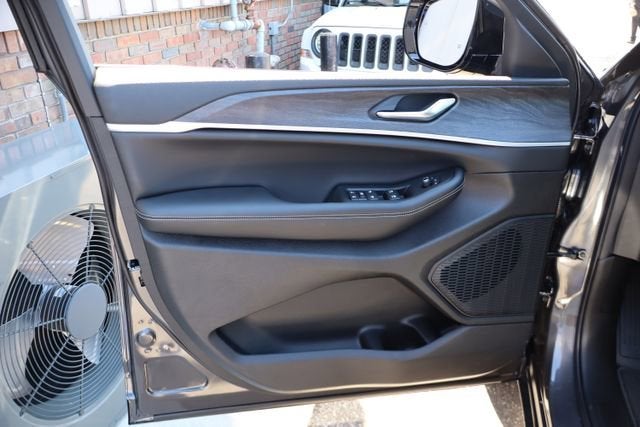 2026 Jeep Grand Cherokee L Laredo Altitude