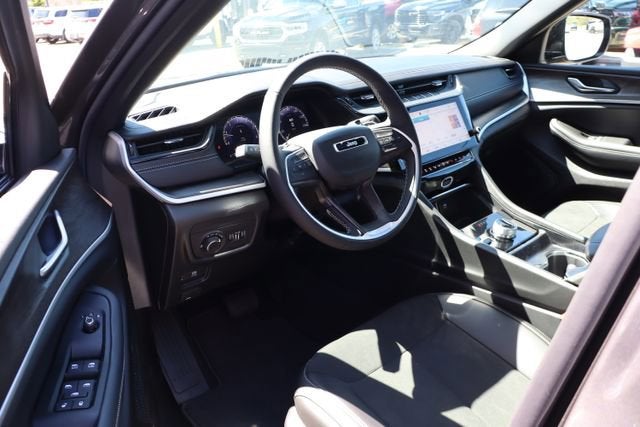 2026 Jeep Grand Cherokee L Laredo Altitude