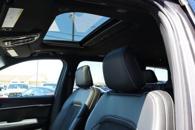 2026 Jeep Grand Cherokee L Laredo Altitude