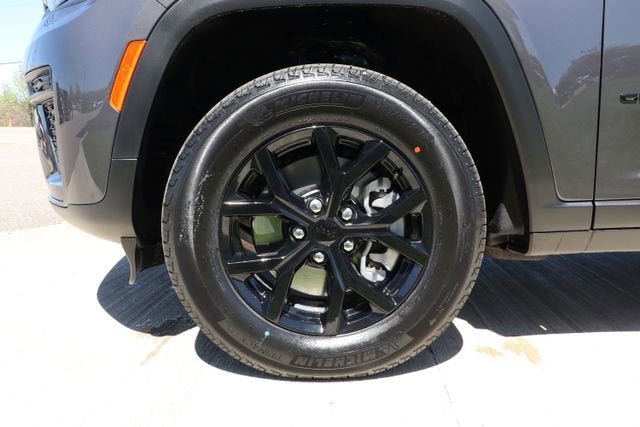 2026 Jeep Grand Cherokee L Laredo Altitude