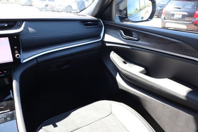 2026 Jeep Grand Cherokee L Laredo Altitude