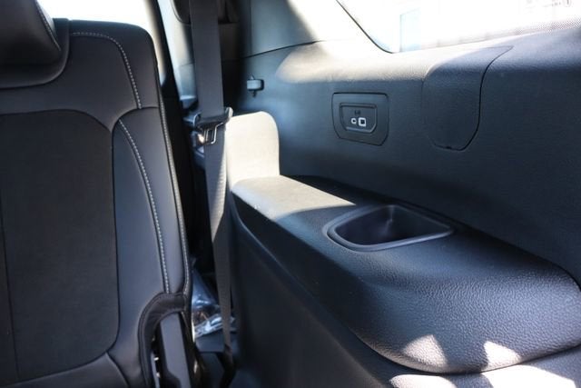 2026 Jeep Grand Cherokee L Laredo Altitude