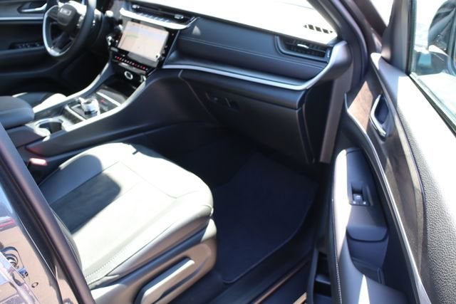 2026 Jeep Grand Cherokee L Laredo Altitude