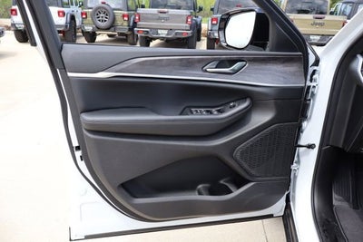 2026 Jeep Grand Cherokee L Laredo Altitude