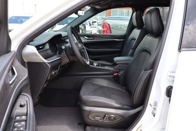 2026 Jeep Grand Cherokee L Laredo Altitude